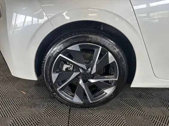 PEUGEOT 308 III - voiture d'occasion - Photo 24