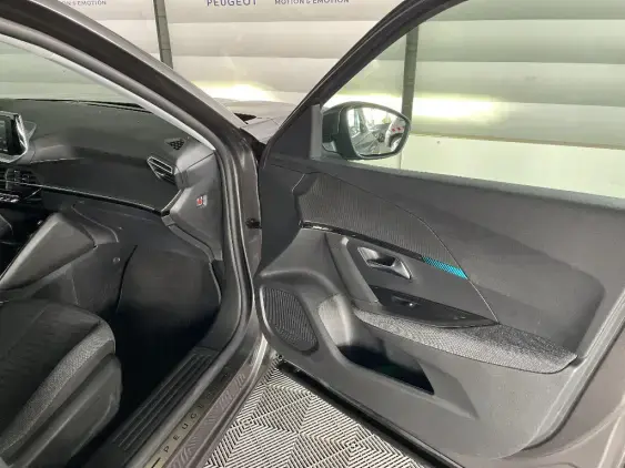 PEUGEOT 2008 II - voiture d'occasion - Photo 19