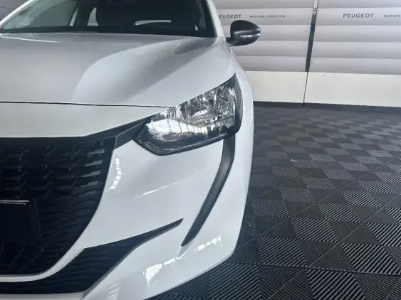 PEUGEOT 208 BUSINESS R II - voiture d'occasion - Photo 20