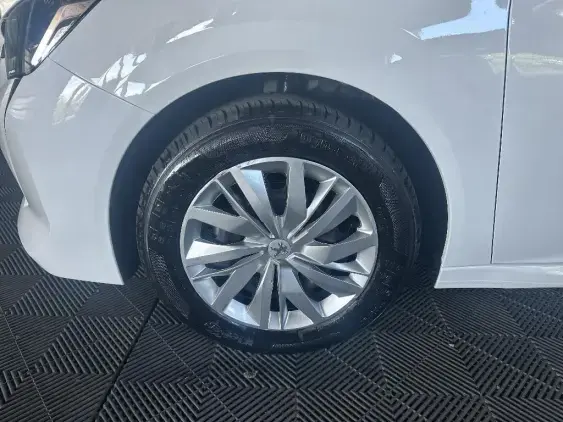 PEUGEOT 208 BUSINESS R II - voiture d'occasion - Photo 21