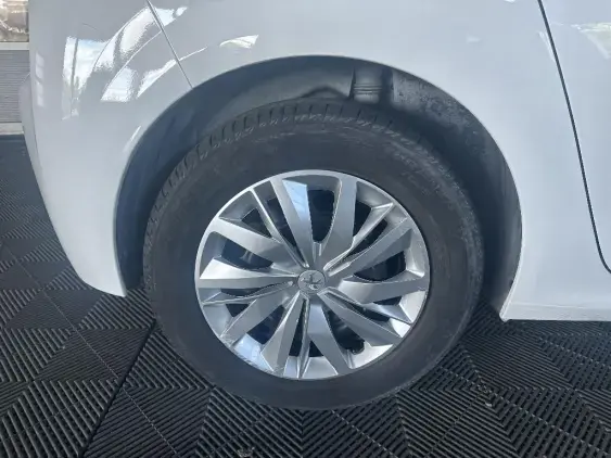 PEUGEOT 208 BUSINESS R II - voiture d'occasion - Photo 23