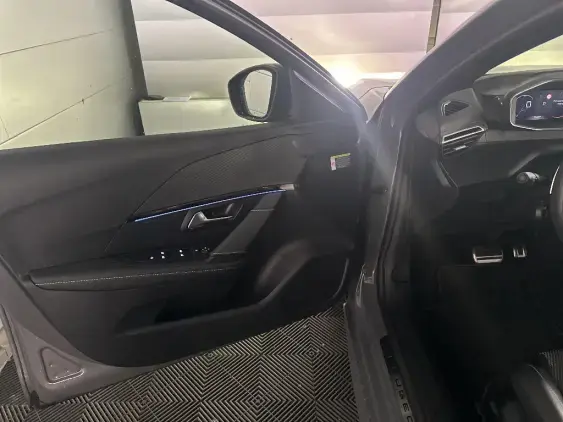 PEUGEOT 208 II - voiture d'occasion - Photo 18