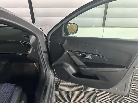 PEUGEOT 208 II - voiture d'occasion - Photo 19