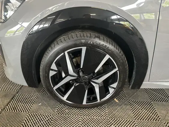 PEUGEOT 208 II - voiture d'occasion - Photo 22