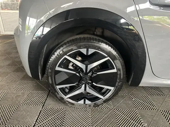 PEUGEOT 208 II - voiture d'occasion - Photo 24