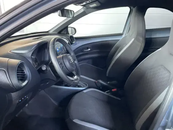 TOYOTA AYGO X - voiture d'occasion - Photo 16