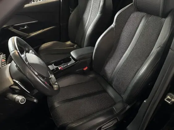 PEUGEOT 2008 II - voiture d'occasion - Photo 17