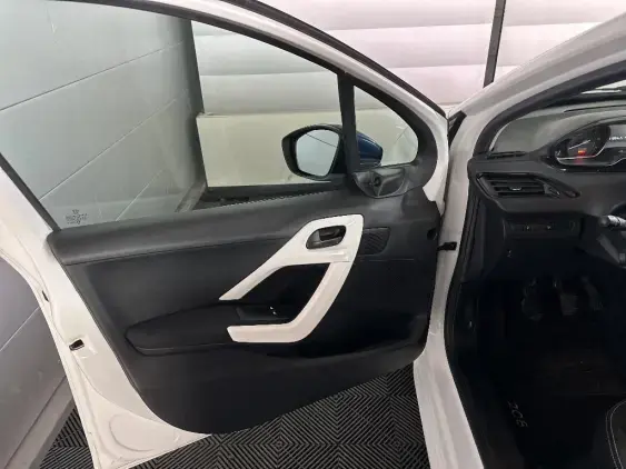 PEUGEOT 208 - voiture d'occasion - Photo 17