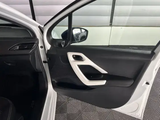 PEUGEOT 208 - voiture d'occasion - Photo 18