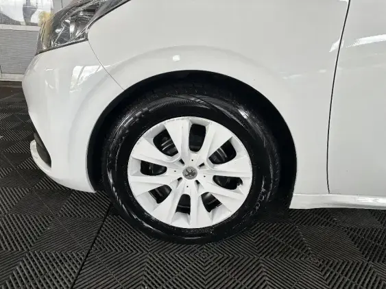 PEUGEOT 208 - voiture d'occasion - Photo 21