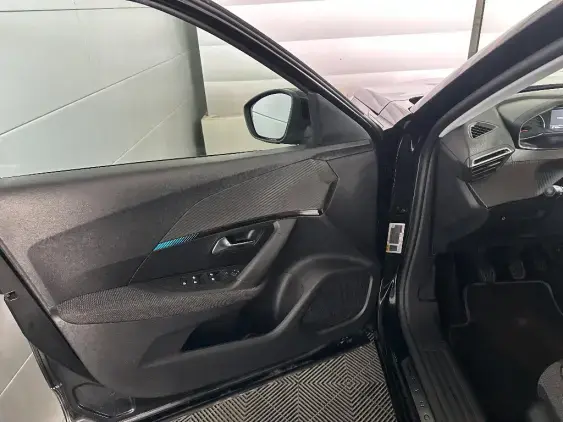 PEUGEOT 2008 II - voiture d'occasion - Photo 18
