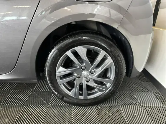 PEUGEOT 208 II - voiture d'occasion - Photo 23