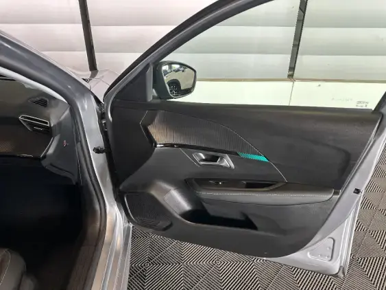 PEUGEOT 208 II - voiture d'occasion - Photo 19