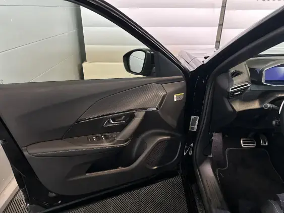 PEUGEOT 2008 II - voiture d'occasion - Photo 17