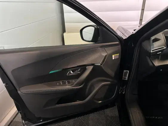 PEUGEOT 2008 ELECTRIQUE II - voiture d'occasion - Photo 18