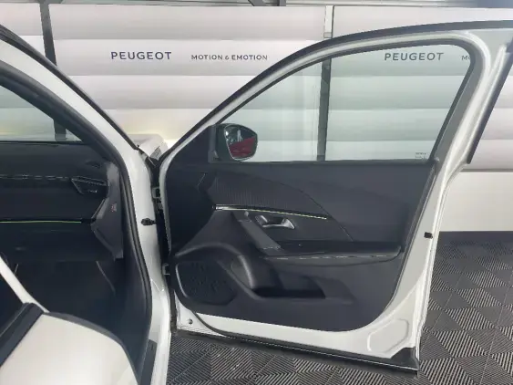 PEUGEOT 2008 II - voiture d'occasion - Photo 19