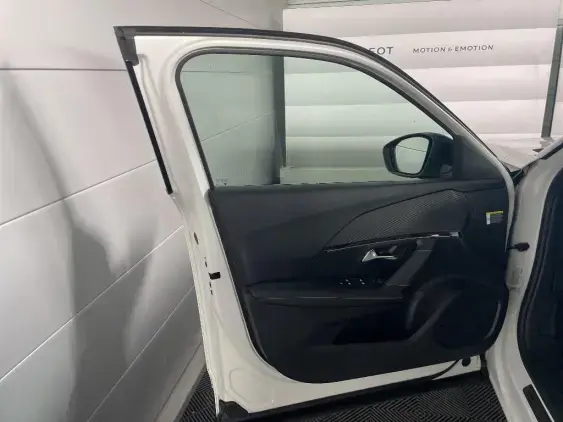 PEUGEOT 2008 ELECTRIQUE II - voiture d'occasion - Photo 19