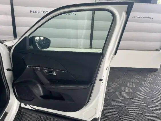 PEUGEOT 2008 ELECTRIQUE II - voiture d'occasion - Photo 20