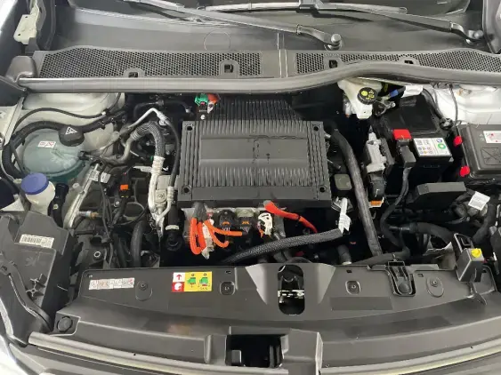 PEUGEOT 2008 ELECTRIQUE II - voiture d'occasion - Photo 21