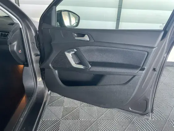 PEUGEOT 308 II - voiture d'occasion - Photo 19