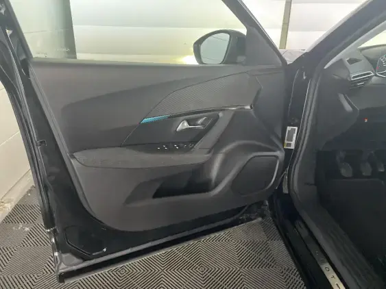 PEUGEOT 2008 II - voiture d'occasion - Photo 18