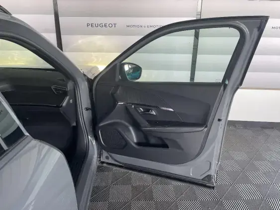 PEUGEOT 2008 II - voiture d'occasion - Photo 19