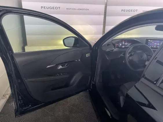 PEUGEOT 208 II - voiture d'occasion - Photo 18