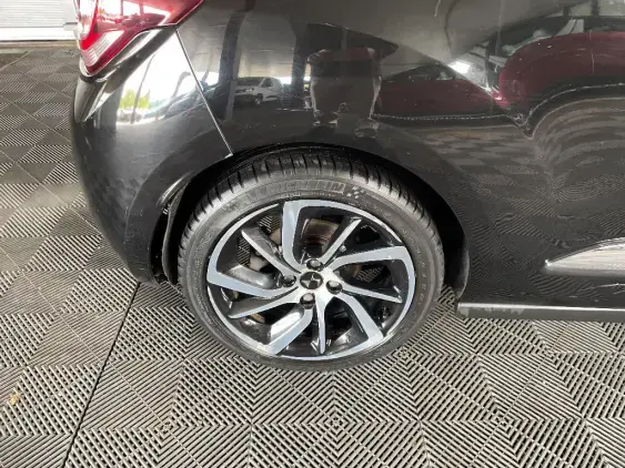 DS DS 3 CROSSBACK I - voiture d'occasion - Photo 24