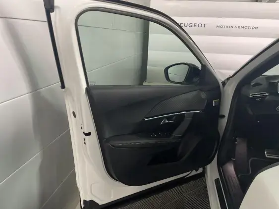 PEUGEOT 2008 II - voiture d'occasion - Photo 19