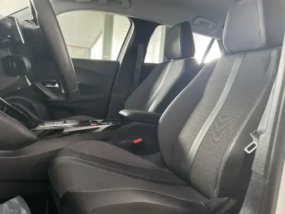 PEUGEOT 2008 II - voiture d'occasion - Photo 17
