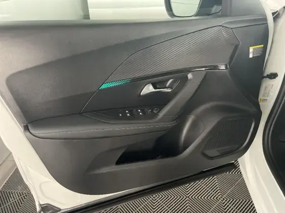 PEUGEOT 2008 II - voiture d'occasion - Photo 18