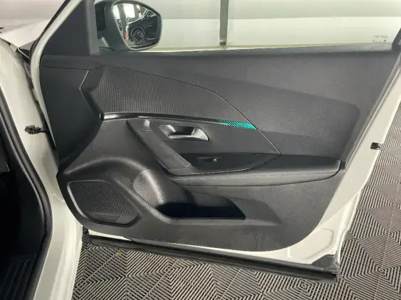 PEUGEOT 2008 II - voiture d'occasion - Photo 19