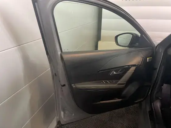 PEUGEOT 208 II - voiture d'occasion - Photo 19
