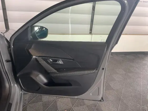 PEUGEOT 208 II - voiture d'occasion - Photo 20