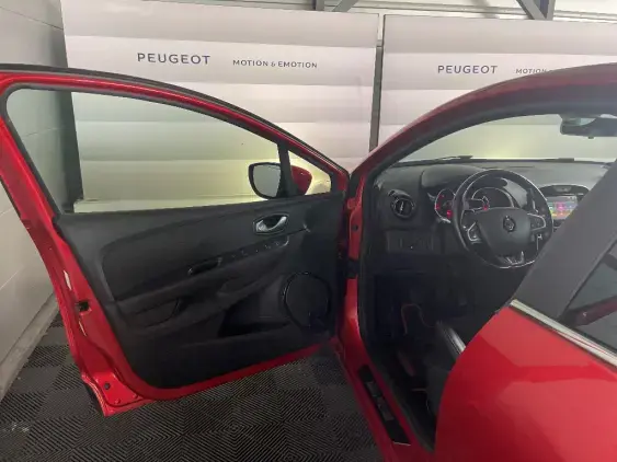 RENAULT CLIO IV - voiture d'occasion - Photo 18
