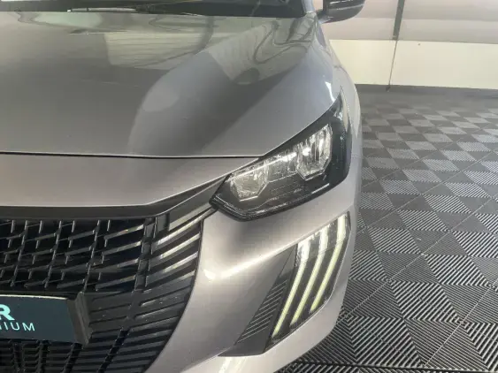 PEUGEOT 208 II - voiture d'occasion - Photo 20