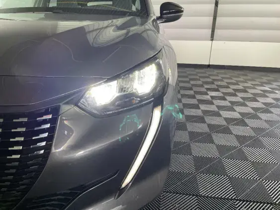 PEUGEOT 208 II - voiture d'occasion - Photo 21