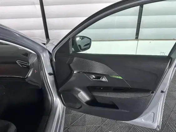 PEUGEOT 208 II - voiture d'occasion - Photo 19
