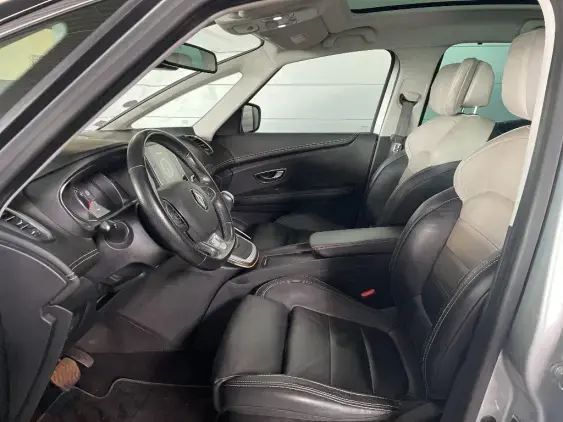 RENAULT SCENIC IV - voiture d'occasion - Photo 17