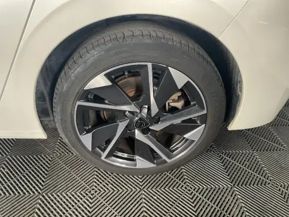 PEUGEOT 308 III - voiture d'occasion - Photo 23
