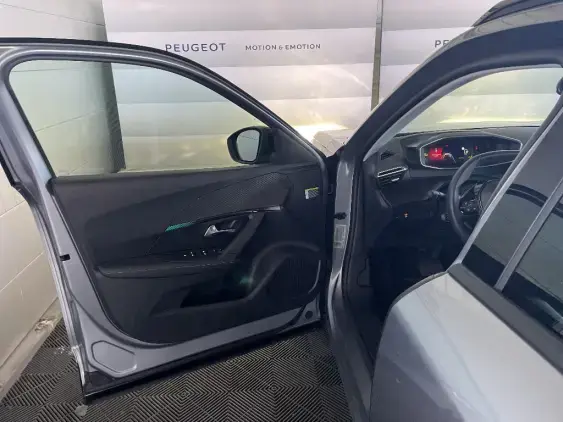 PEUGEOT 2008 II - voiture d'occasion - Photo 18