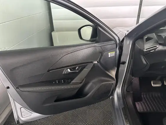 PEUGEOT 208 II - voiture d'occasion - Photo 18