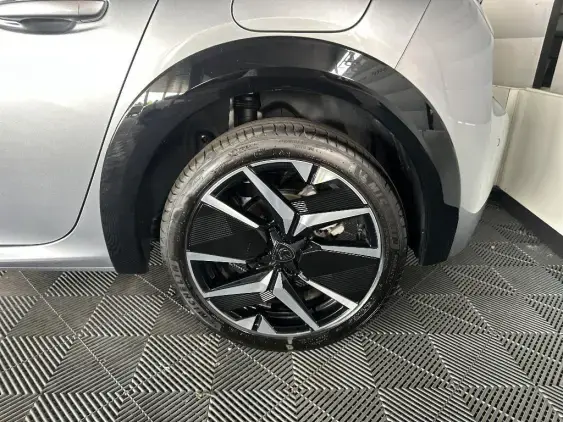 PEUGEOT 208 II - voiture d'occasion - Photo 23