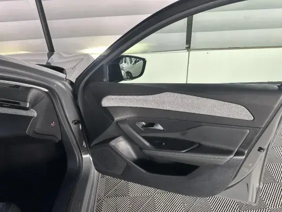 PEUGEOT 308 III - voiture d'occasion - Photo 18