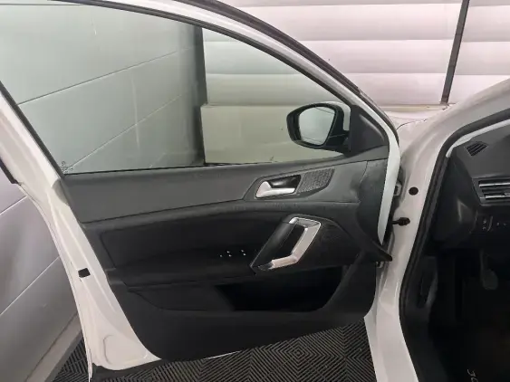 PEUGEOT 308 II - voiture d'occasion - Photo 18