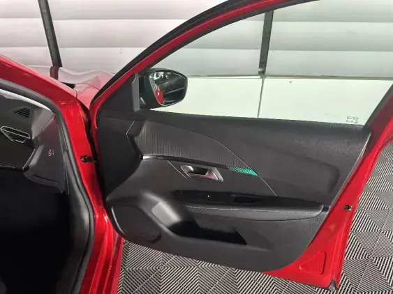 PEUGEOT 208 II - voiture d'occasion - Photo 19