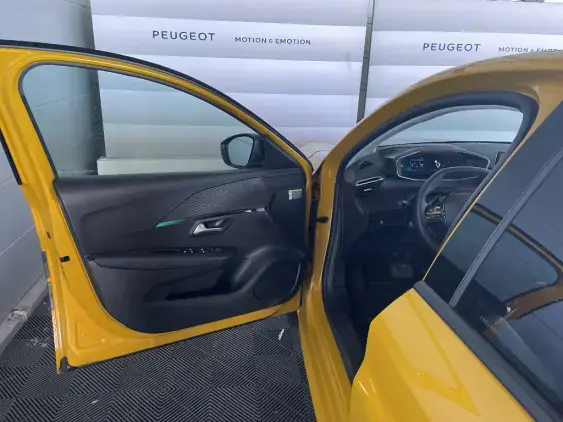 PEUGEOT 208 II - voiture d'occasion - Photo 18