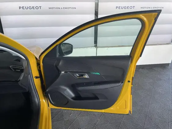 PEUGEOT 208 II - voiture d'occasion - Photo 19