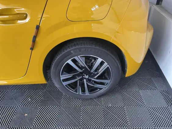 PEUGEOT 208 II - voiture d'occasion - Photo 23