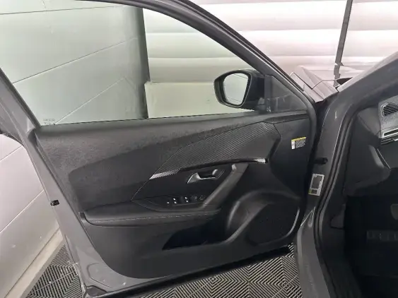 PEUGEOT 2008 II - voiture d'occasion - Photo 18